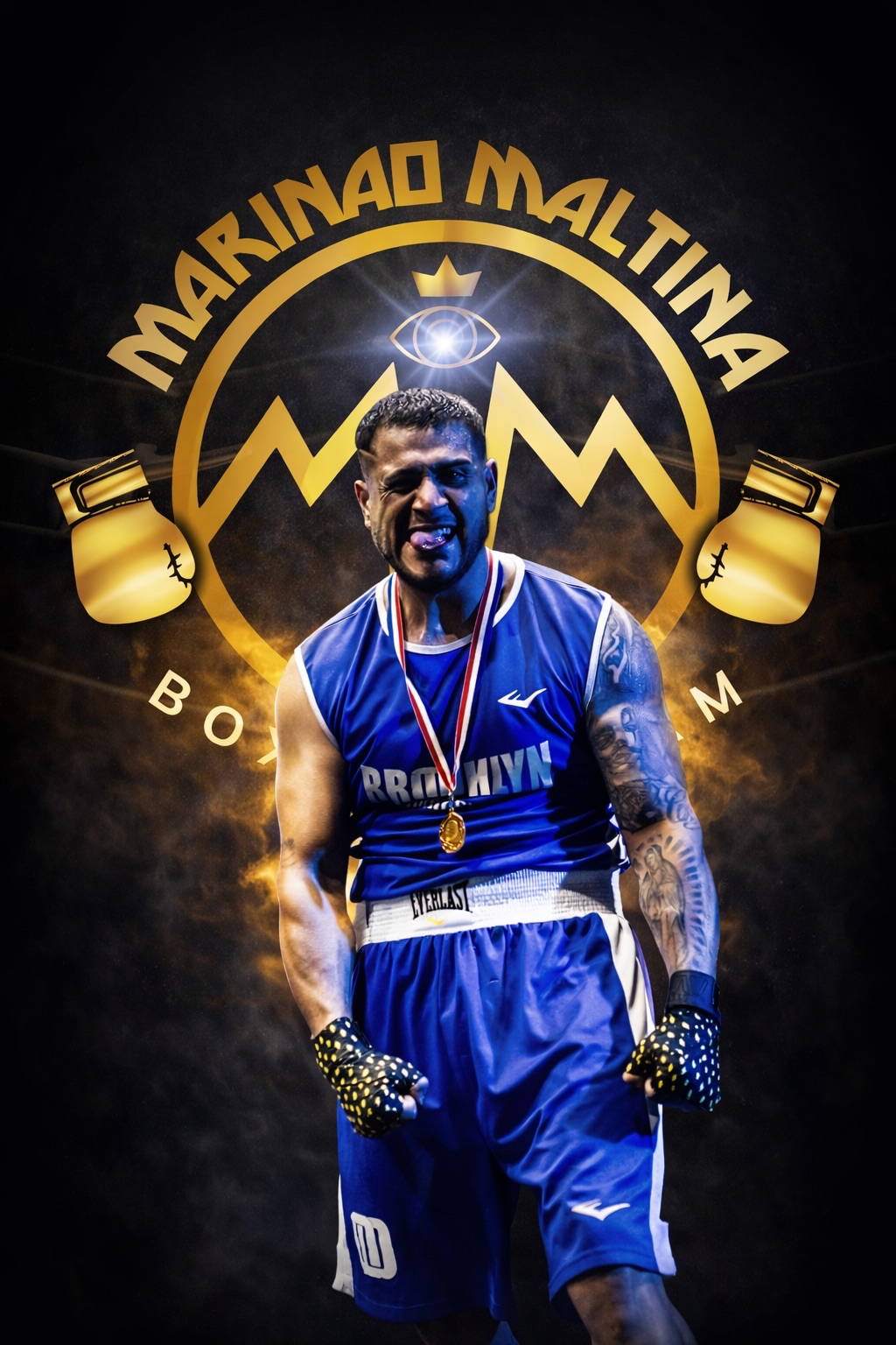 Coach de boxeo preparando evaluación personalizada